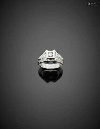 White gold diamond gent's ring, g 9.60 size 21/61.
