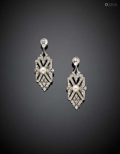 Platinum diamond and pearl screw back pendant earrings,  g 16.53, length cm 5.20 circa.