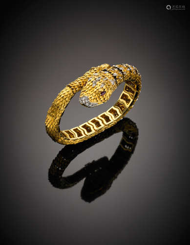 Yellow chiselled gold articulated snake bracelet, accented with diamonds and rubies, white gold details, g 68.71, diam. cm 6.