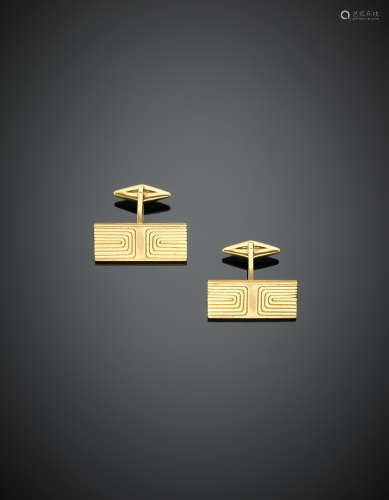 CLETO MUNARIYellow gold rectangular cufflinks, g 20.50.
