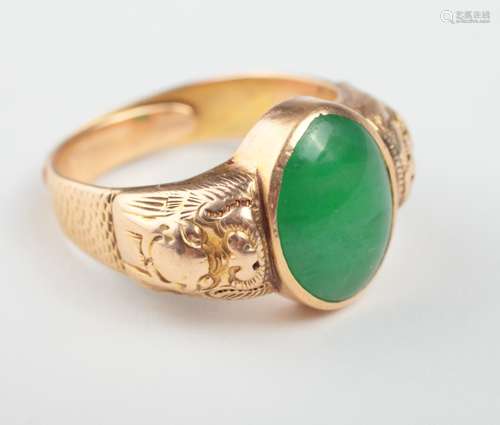 A Qing Dynasty Chinese Gold and Jadeite Ring