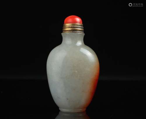 A Chinese jadeite snuff bottle,