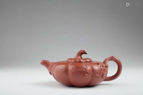 A Chinese Yixing teapot - Jennings Collection,
