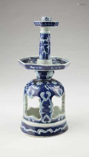 A old Chinese porcelain blue n white candle