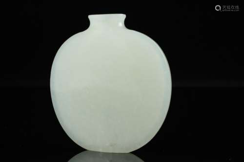 A Chinese white jade snuff bottle,