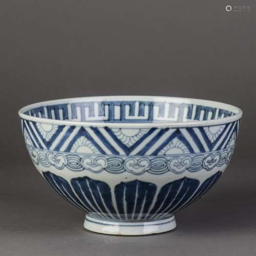 A BLUE AND WHITE  'LOTUS' BOWL,QING DYNASTY
