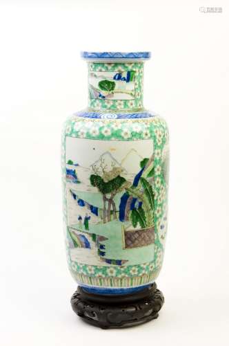 A CHINESE FAMILLE VERTE WUCAI BALUSTER VASE, QING DYNASTY