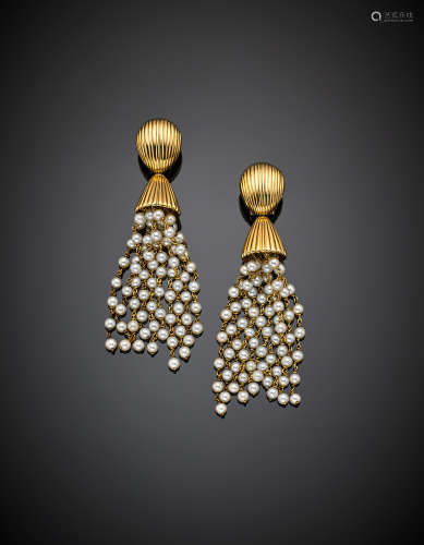 Yellow gold pendant earrings with pearl tassels, g 36.24, length cm 9 circa.