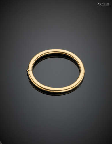 Yellow gold cuff bracelet g 20.60, diam. cm 5.7.