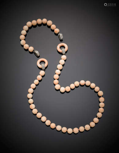 TORRINIPink coral bead necklace with white gold diamond details, g 77.71, length cm 63.30 circa.(missing screw)