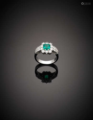 White gold diamond ct. 0.86 circa octagonal emerald ring, g 6.44 size 11/51.