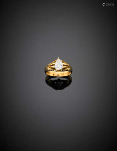 Yellow gold pear shape diamond ring, g 4.82 size 13/53.