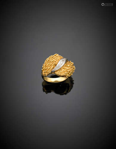 Bi coloured gold diamond ring, g 10.79 size 12/52.