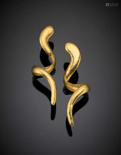 REBECCHINIYellow wrought gold pendant snake earrings, g 28.50, length cm 8.00 circa. Marked R