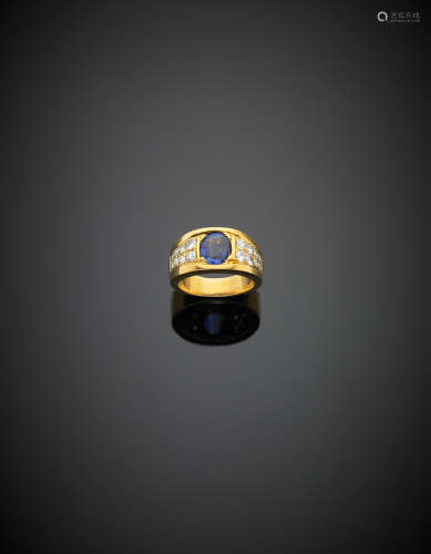 Yellow gold round diamond and central oval composite cut ct.1.20 circa sapphire ring, g 8.60 size 7/47.
