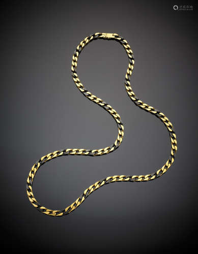 Long yellow gold groumette chain necklace intercalated with burnished steel meshes, g 213.60, length cm 89.50 circa.