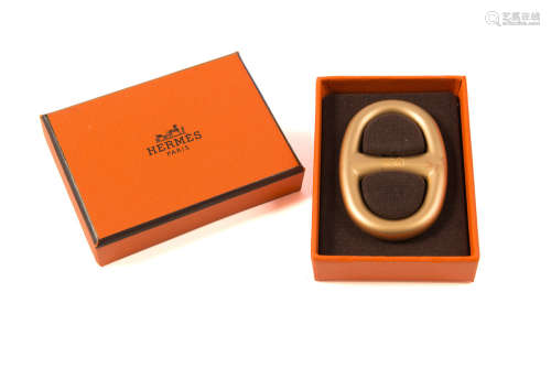 HERMESBuckle-shaped gilt-metal scarf ring, with original box