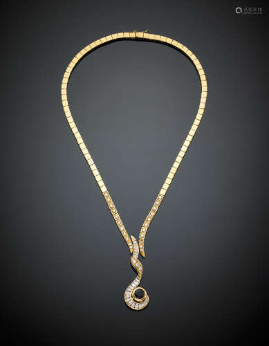 Yellow gold necklace with a central round sapphire and tapered diamond pendant, g 49.30, length cm 42 circa.