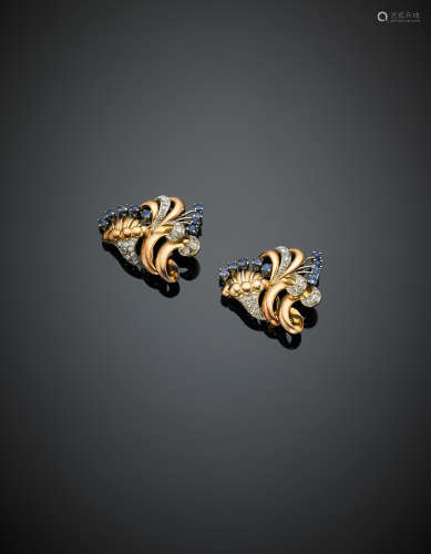 Bi-coloured gold diamond and sapphire flower clip earrings g 19.90, length cm 3.2, width cm 3.4 circa.