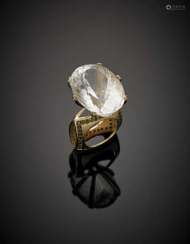 Yellow glazed gold oval hyaline quartz ring accented with colourless and black diamonds, g 24.23 size 16/56.