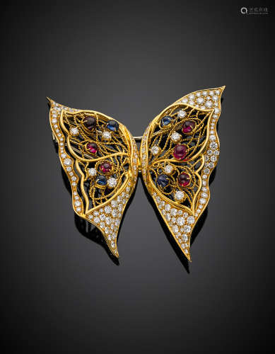 Yellow gold round diamond, cabochon ruby and sapphire butterfly brooch, g 34.76, length cm 6.60, width cm 5.80 circa.