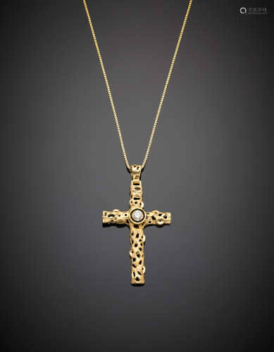 Yellow gold ct. 0.50 circa diamond cross and link chain necklace , g 16.41, length cm 60 circa. Cross length cm 6.50