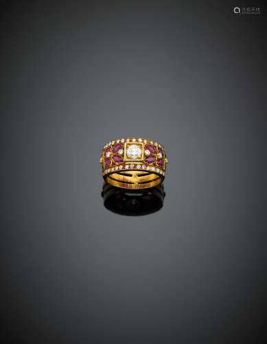 Yellow gold round diamond and marquise ruby ring centered by a ct. 0.40 circa round diamond, g 7 size 13-14/53-54.