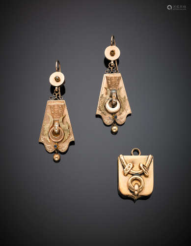 Yellow 9K gold lot comprising pendant earrings and a locket, g 18.30. Earrings length cm 6 circa (losses)