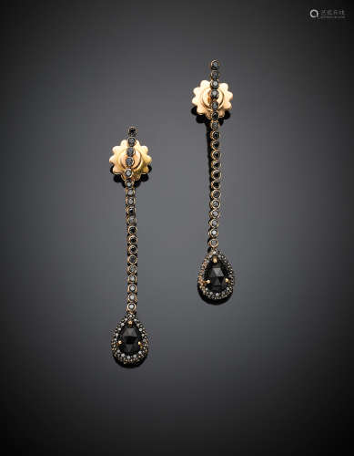 CENTOVENTUNORed gold black round diamond pendant earrings, suspending two briolette, g 7, length cm 5.50 circa.