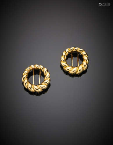 Yellow gold woven double ring clip brooch, g 16.86.