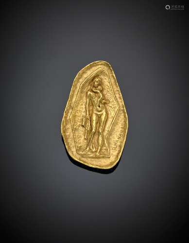 R.MANANINIYellow gold female nude plaque brooch, g 19.80, length cm 7.10, width cm 4.20 circa.
