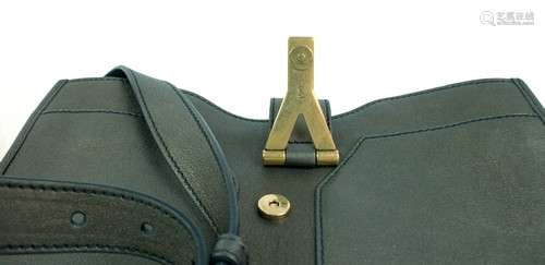 Yves Saint Laurent Shoulder Handbag