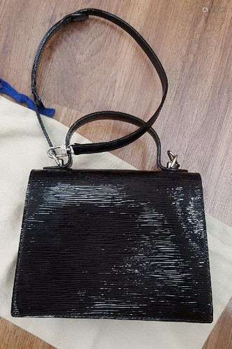 Authentic Louis Vuitton Electric Epi Designer Luxury Handbag (Excellent Cond)