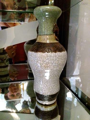 Rare Chinese Ming Dynasty Porcelain Crackled Vase w. Lion Handles 12