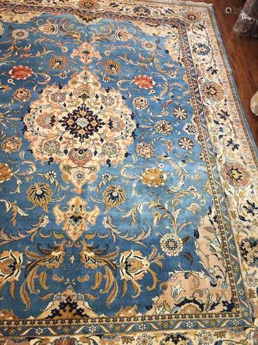 Old Persian Tabrize Medalion Rug