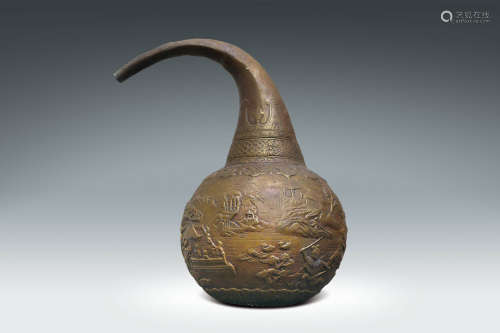 銅製山水人物紋瓜形壺