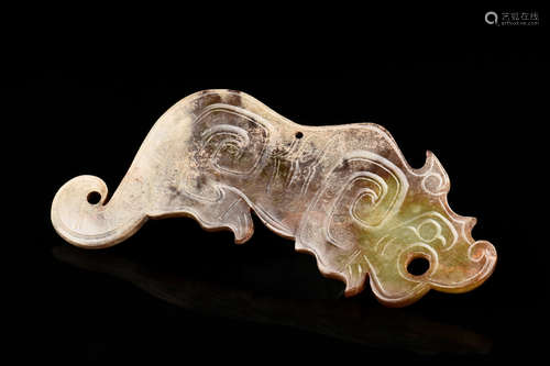 ARCHAIC JADE CARVED 'TIGER' ORNAMENT