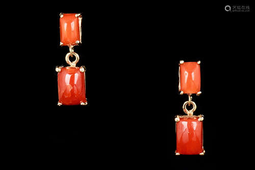 PAIR OF RED CORAL EARRINGS WITH 14K YELLOW GOLD SETTING