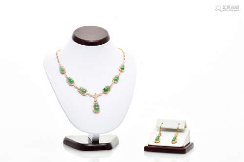 JADEITE NECKLACE AND EARRINGS SET WITH GIA CERTIFICATE