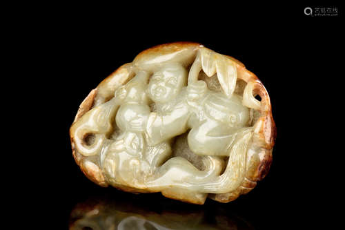 WHITE JADE CARVED 'CHILD' ORNAMENT