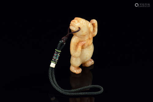 ARCHAIC JADE CARVED 'MYTHICAL BEAR' ORNAMENT