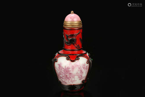 UNDERGLAZE RED AND GLASS OVERLAY SNUFF BOTTLE