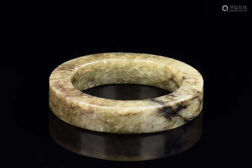 ARCHAIC JADE CARVED BANGLE