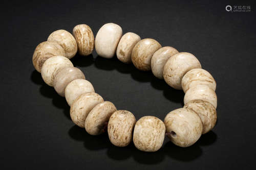 ARCHAIC JADE BEAD BRACELET