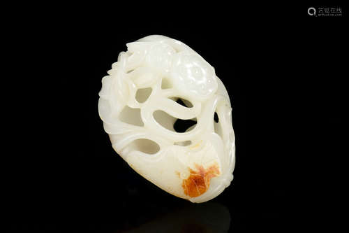 WHITE JADE CARVED 'LOTUS' ORNAMENT