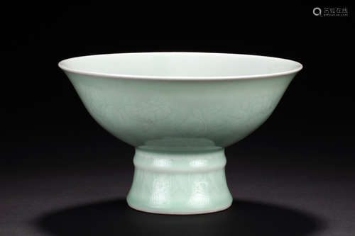 CELADON GLAZED AND IMPRESSED 'FLOWERS' STEM BOWL