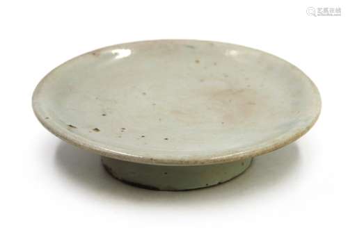 KOREAN RAISED WHITE PLATE朝鮮王朝（1392-1897）白瓷盤