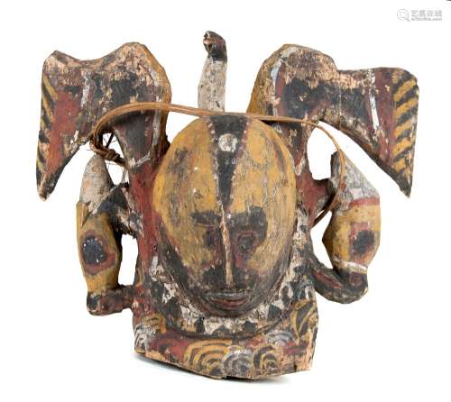 PAPUA NEW GUINEA CARVED MASK WITH BIRDS