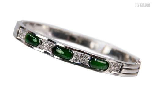 BRACELET WITH JADES AND DIAMONDS (GIA CERt.)