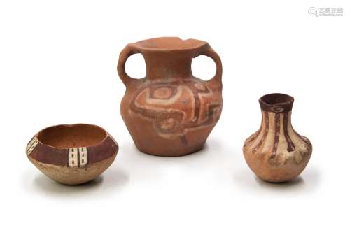 SMALL POTTERY VESSEL GROUP